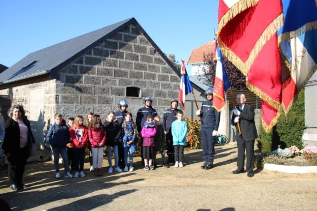 Porte-drapeaux de l'amicale lors d'une cérémonie
